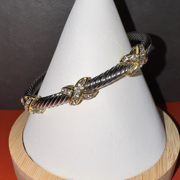 Jewelry - Elegant Two-Tone Cable Bracelet